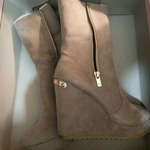 Wedge boots